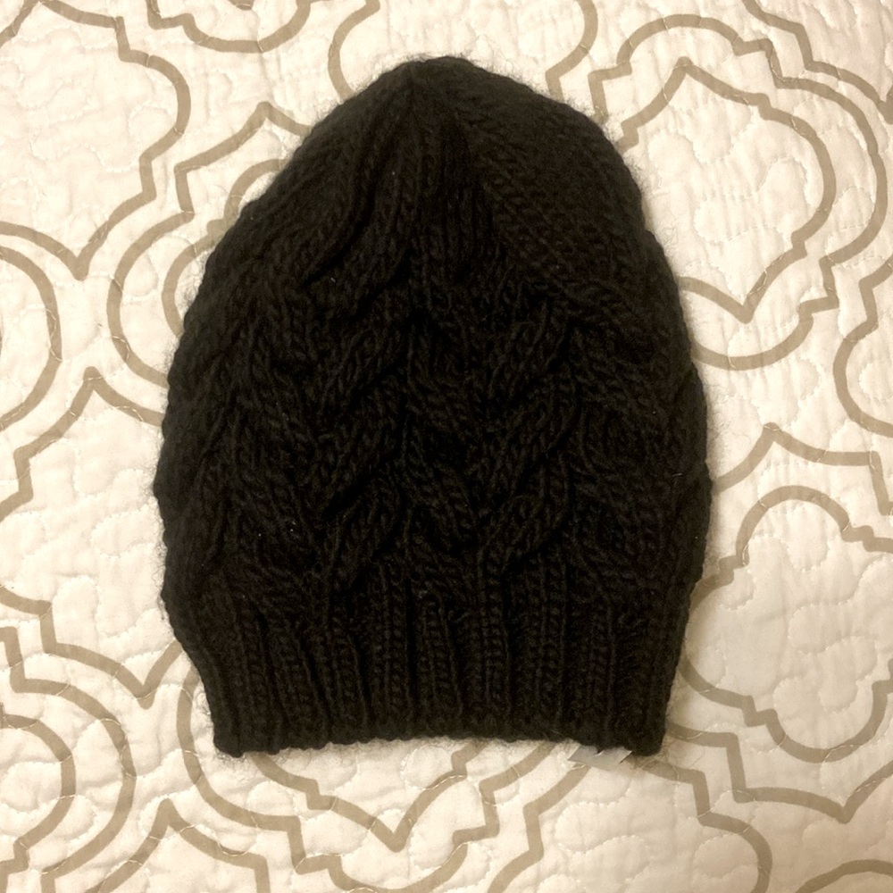 JULIO Black knit beanie